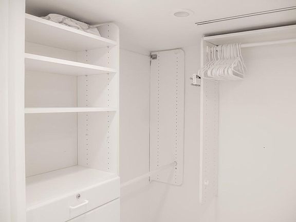 3rd image of 1717 N Bayshore Dr APT 1834