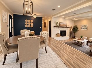 126 Oak Ln, Burleson, TX 76028