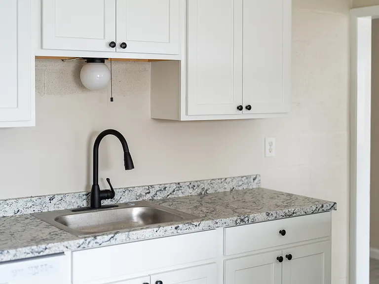 208 N Jefferson St — Photo 13