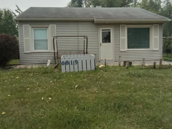 6815 Leytonstone Blvd, West Bloomfield, MI 48322