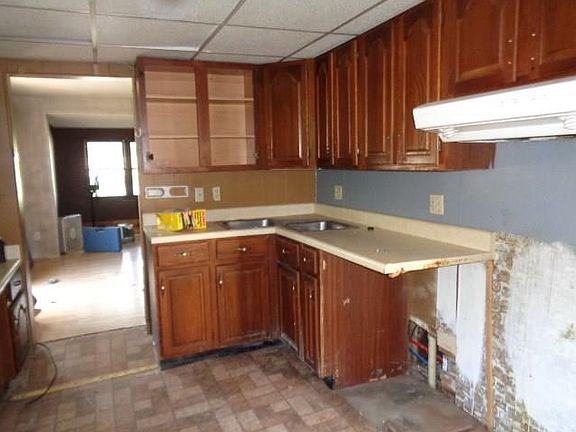 5th image of 510 E Monroe St