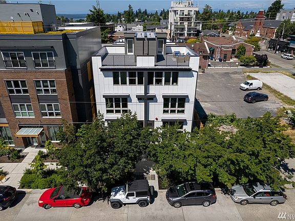 5th image of 4407 42nd Ave SW #B