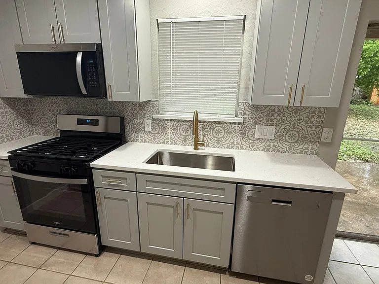 106 E Longspur Blvd — Photo 8