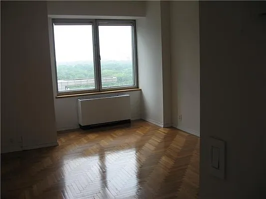 Rented by RELO REDAC INC. | media 19