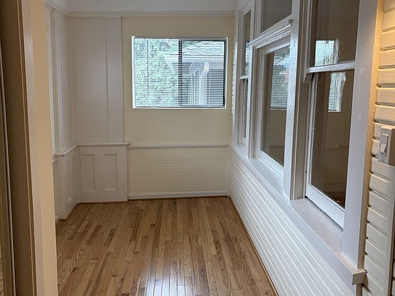 5th image of 2311-2317 SE Hawthorne Blvd #2313