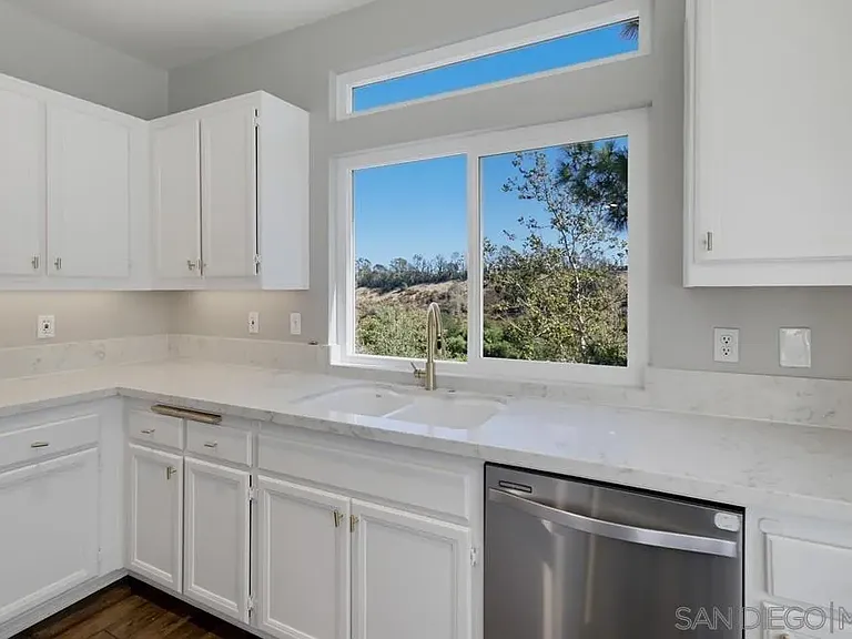 7130 Calabria Ct #E — Photo 25