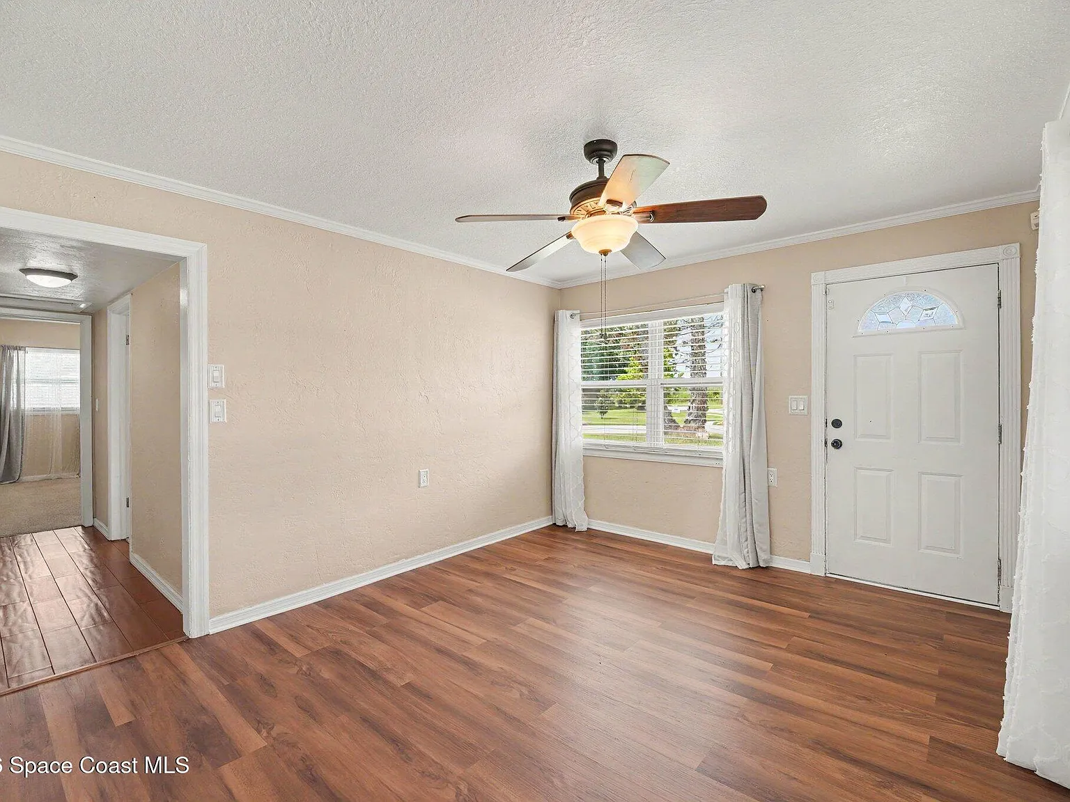 3 bed, 1.5 bath, 936 sqft, $1,800 — Photo 4