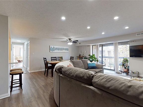 2nd image of 9820 Sunrise Blvd Unit S10