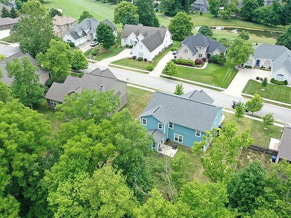 3rd image of 6635 Royal Oakland Dr