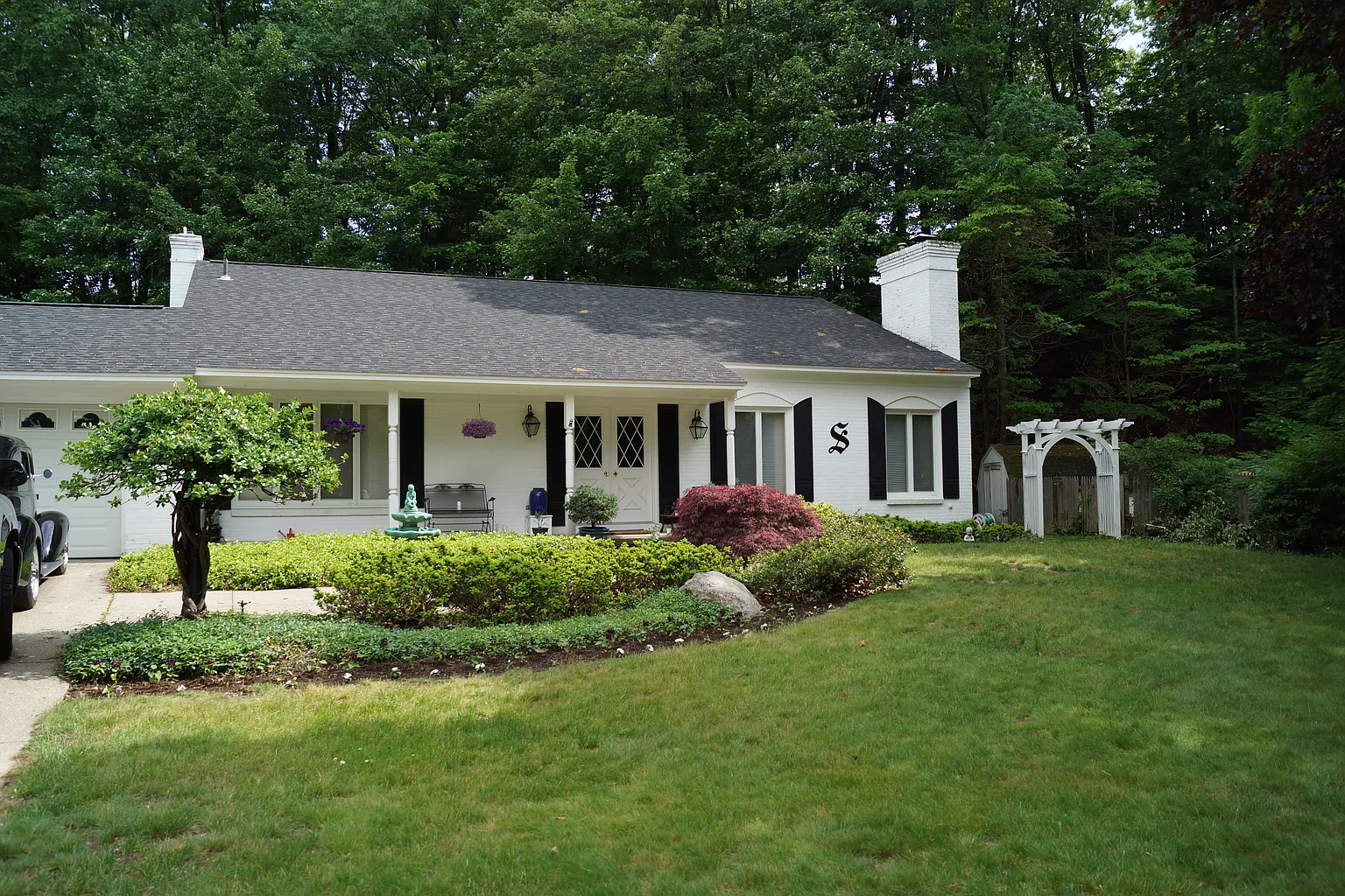 2039 Hillside Dr photo 1