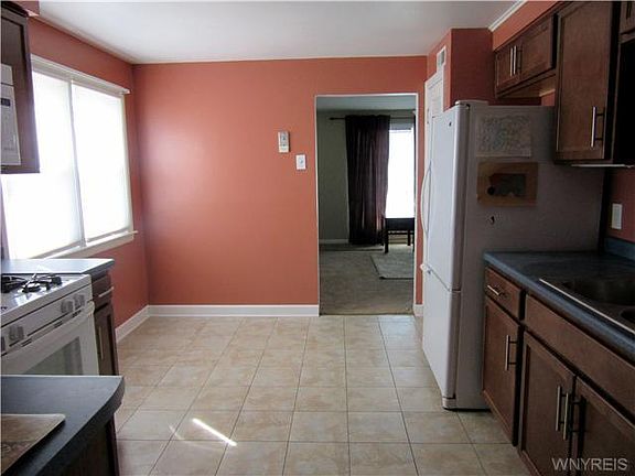 3rd image of 714 Highland Ave