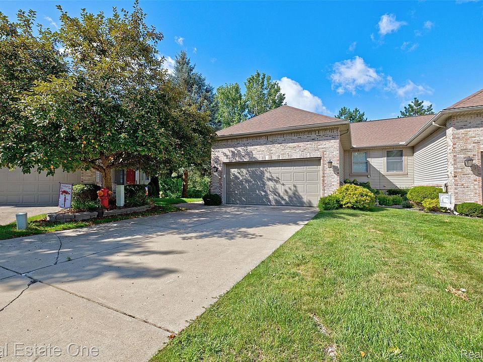 1st image of 195 Inglewood Ct #26