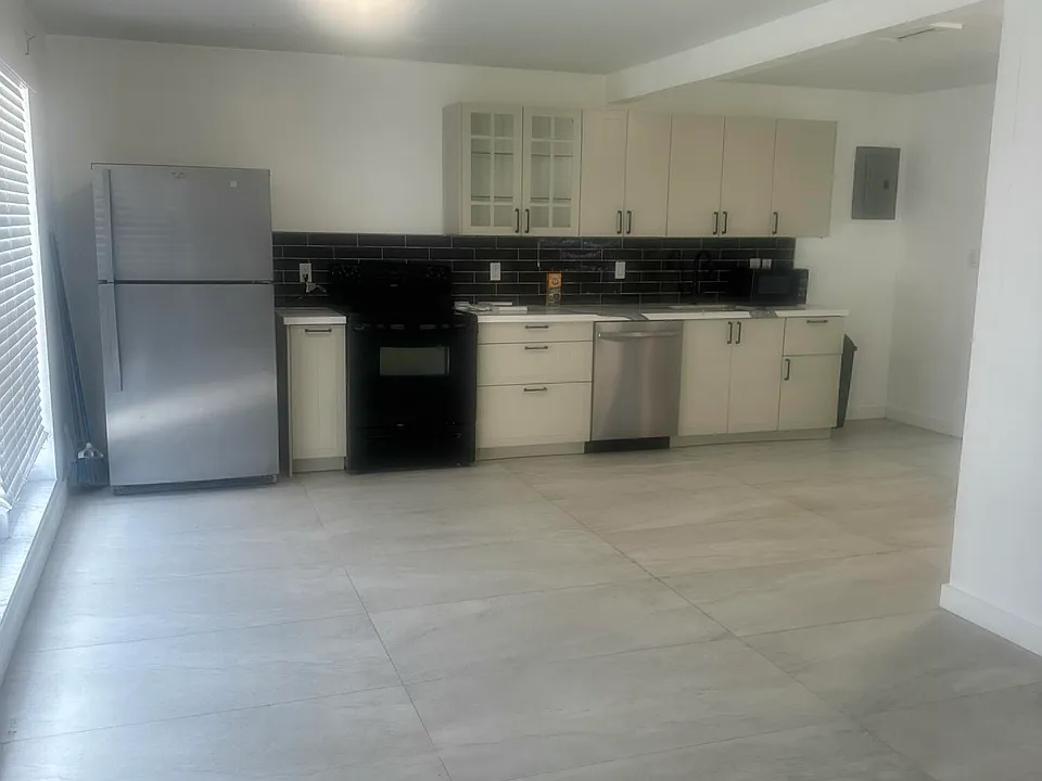 1505 NE 15th Ave #1-2