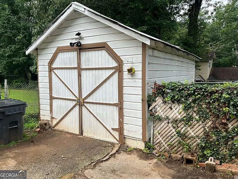 1870 Grove Ave — Photo 18