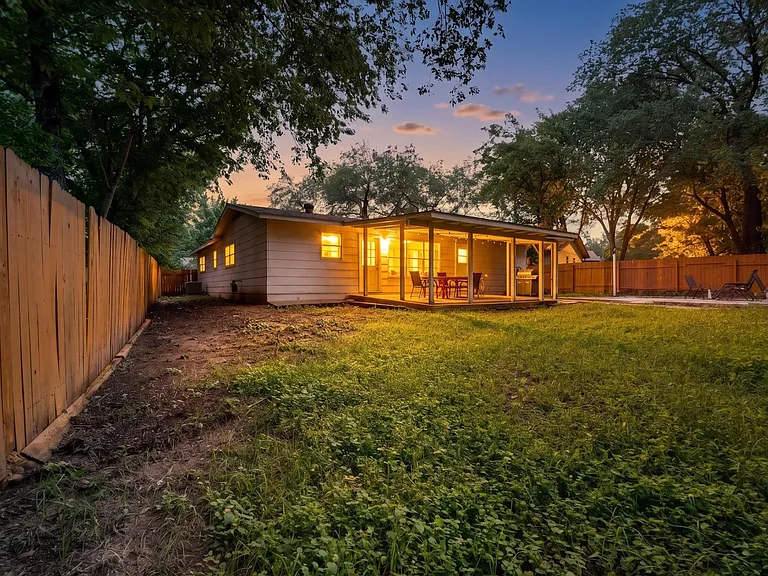 9807 Dallum Dr — Photo 31