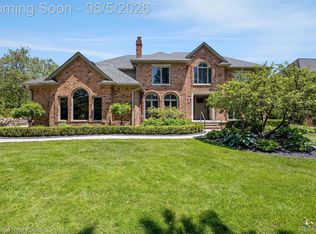 910 Edgemont Park, Grosse Pointe Park, MI 48230