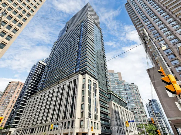 955 Bay St #1408, Toronto, ON M5S 2A3
