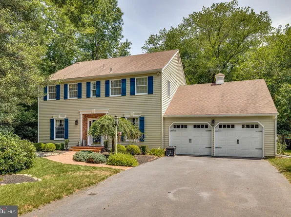 3 Arthur Ct, Medford, NJ 08055