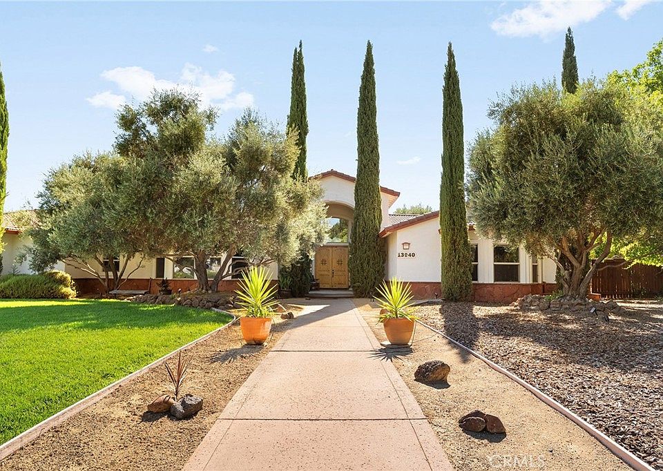1st image of 13940 Lindbergh Cir