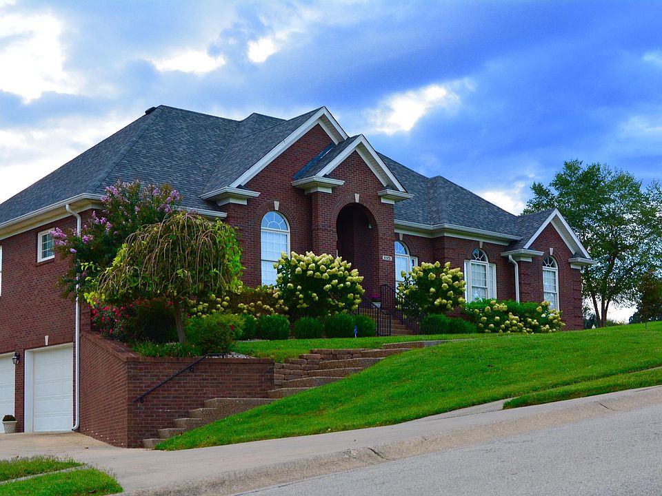 1st image of 115 Oak Park Dr
