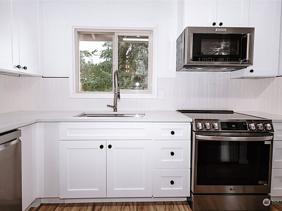 2nd image of 135 Oak Lane