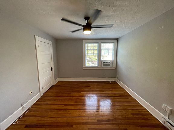 5th image of 360 13th Ave NE APT 7