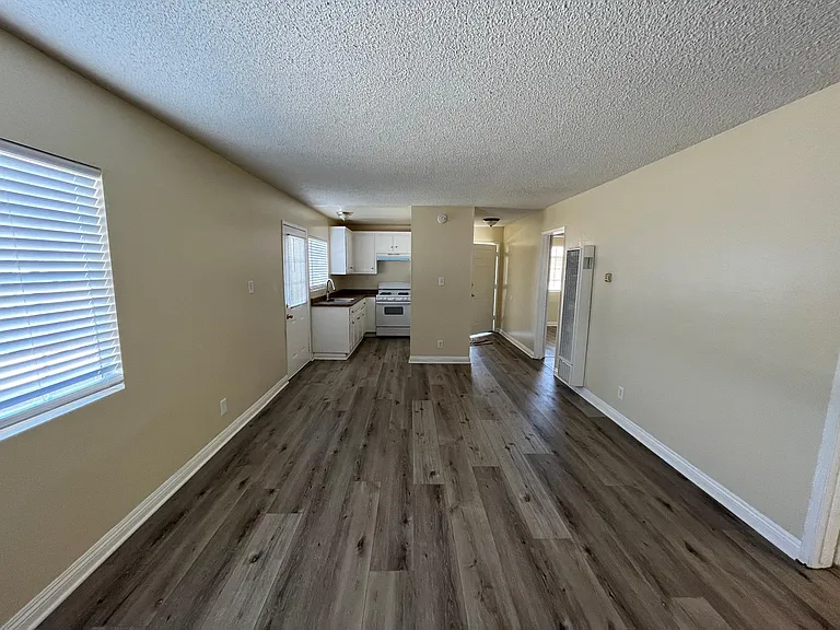 7819 Walpole Ave — Photo 2