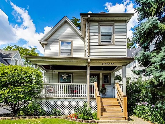 2nd image of 833 Forest Ave