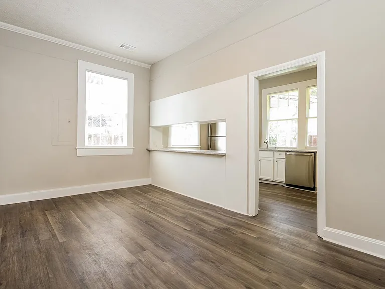 676019_020_living_room_12887890.jpg