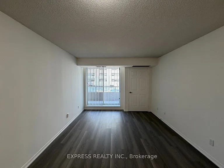 18 Hillcrest Ave #309 — Photo 4