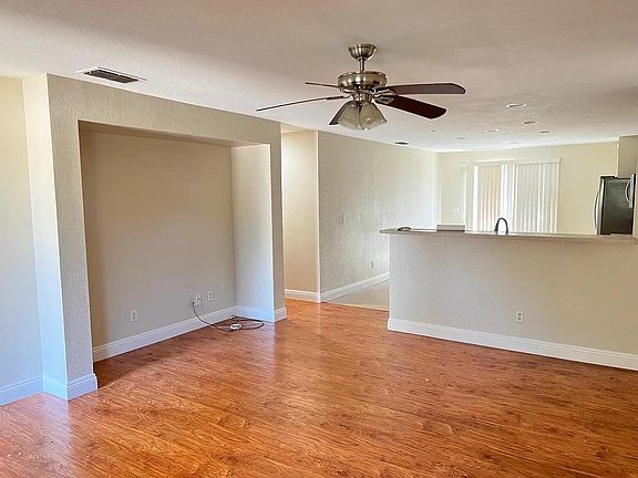 5th image of 4277 Aubergine Way