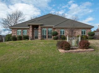 8825 Greenhaven Dr, Fort Worth, TX 76179