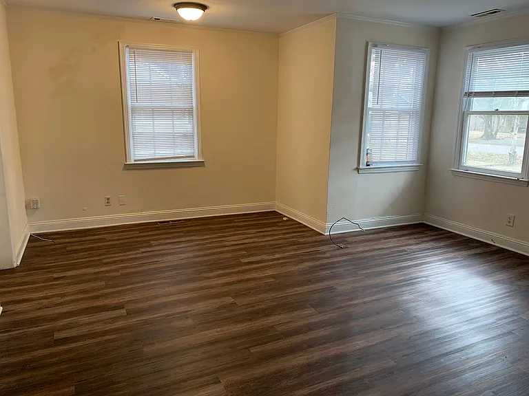 712 Hartford Rd — Photo 7