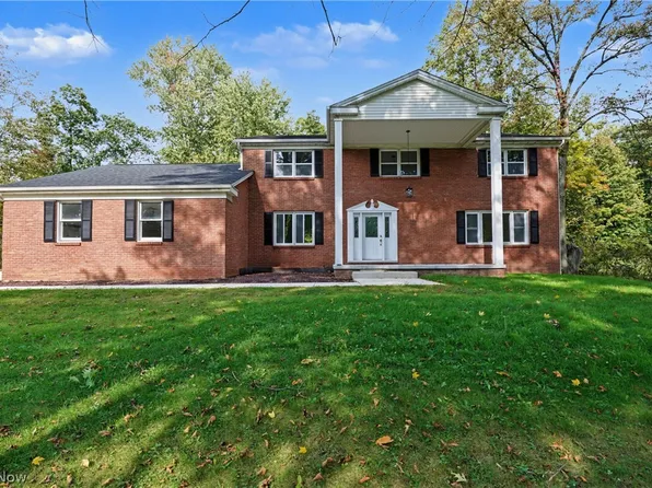 6785 Tanglewood Dr, Youngstown, OH 44512