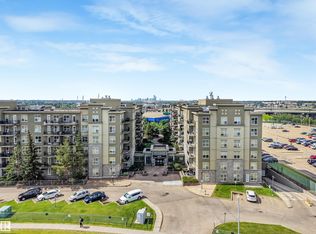 4245 139th Ave NW #2, Edmonton, AB T5Y3E8