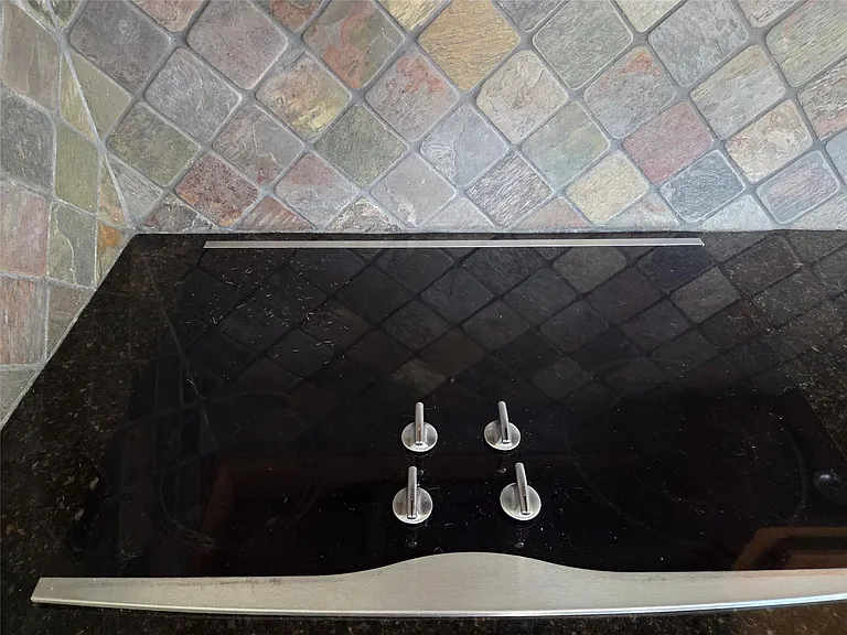 8706 Chelsworth Dr — Photo 11