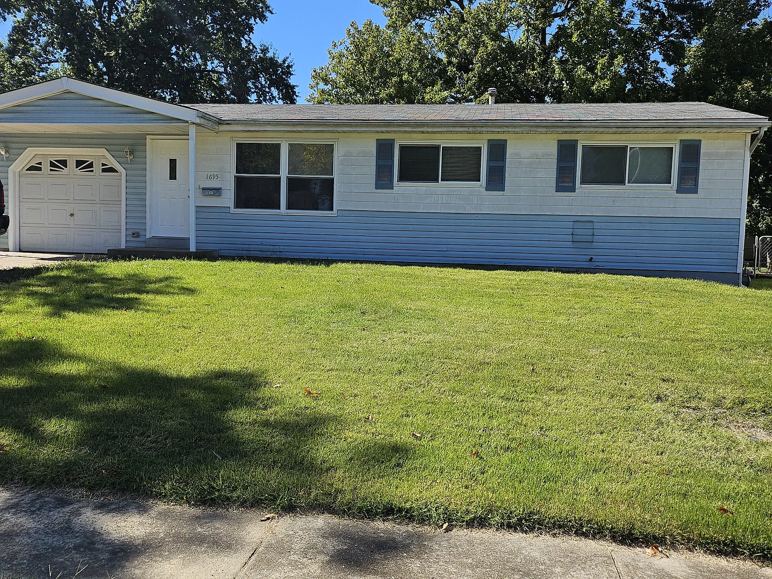 3 bed, 1014 sqft, $1,400 — Photo 1