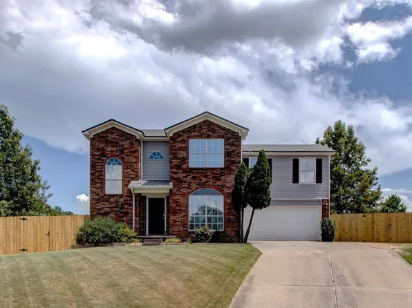 17 Holly Brook Cv, Maumelle, AR 72113