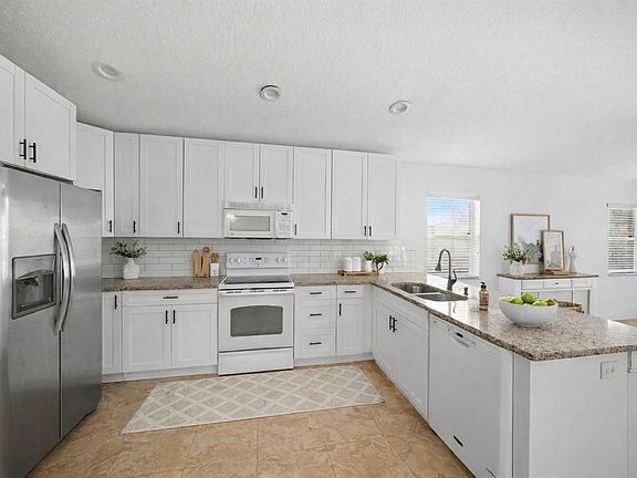 3rd image of 3355 Rennes Ct