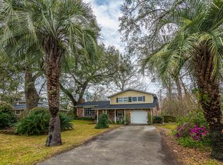 5808 Lakeview Dr, Hanahan, SC 29410