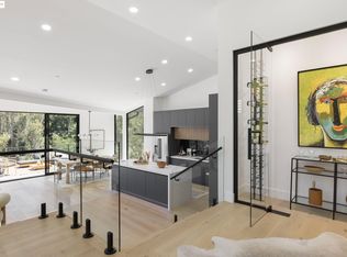 7270 Woodrow Dr, Oakland, CA