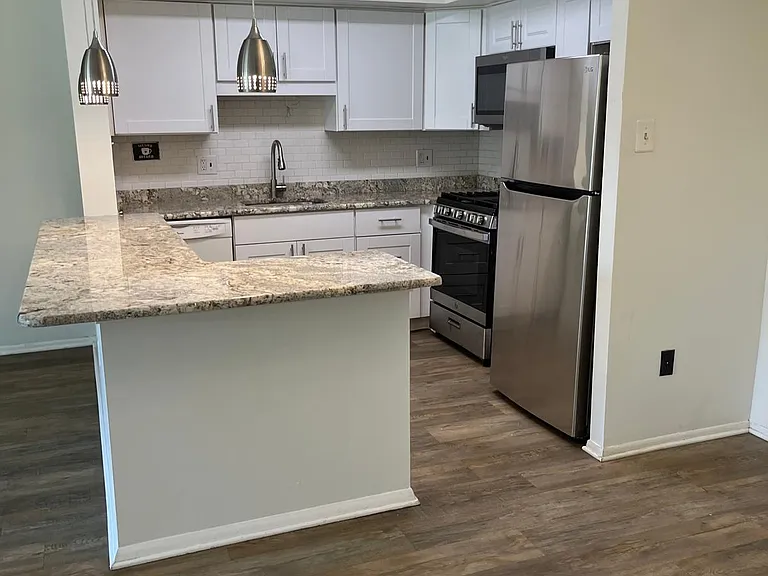 6202 Hilltop Dr — Photo 2