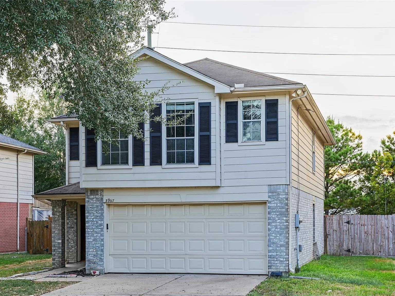4 bed, 2.5 bath, 1892 sqft, $1,990 — Photo 1