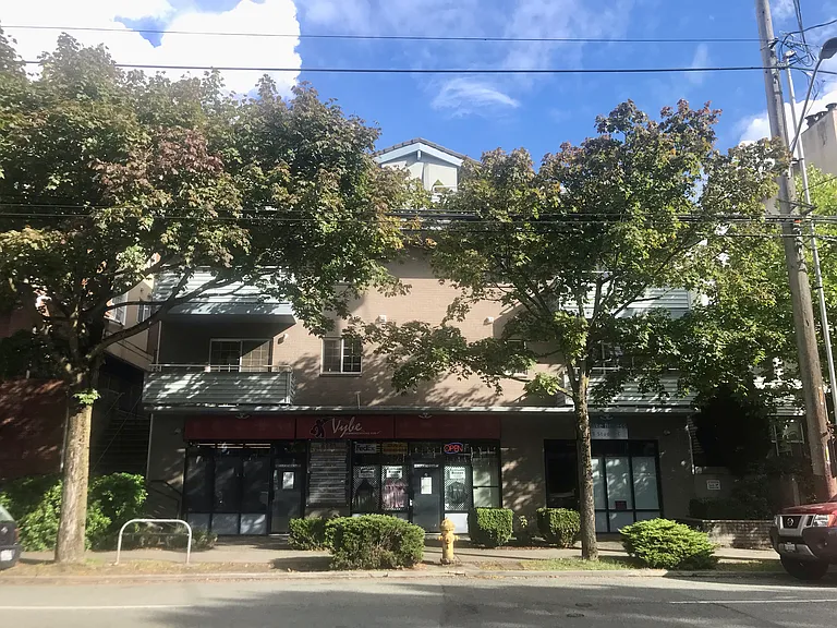 DJ's Apartments