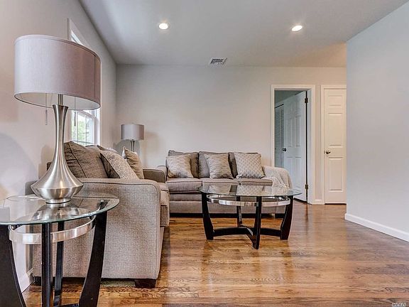 5th image of 8 Harcourt Ave