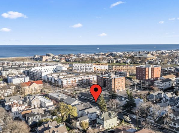 513 Sewall Ave APT 2