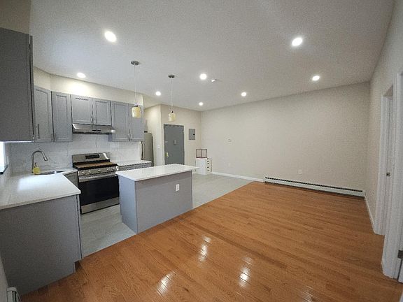 4th image of 191-11 42nd Ave