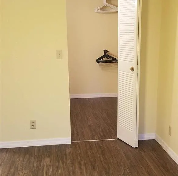 2000 Springdale Blvd #203 — Photo 10