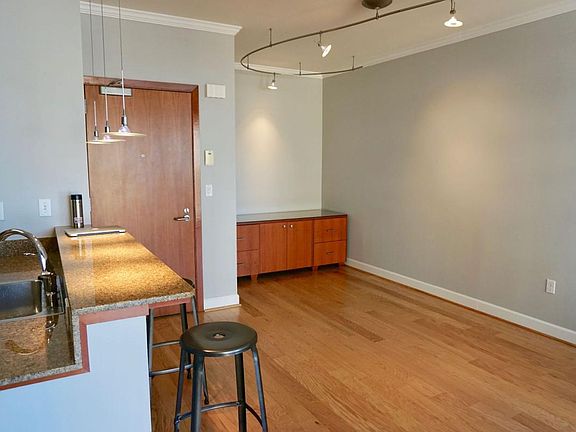 4th image of 246 2nd St APT 1105
