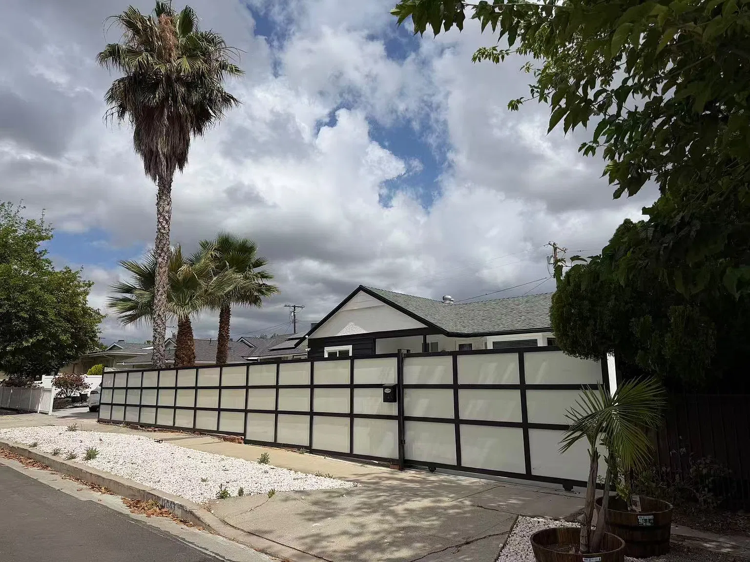 3 bed, 2217 sqft, $3,600 — Photo 3